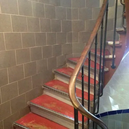 Cyrano Voltaire فندق