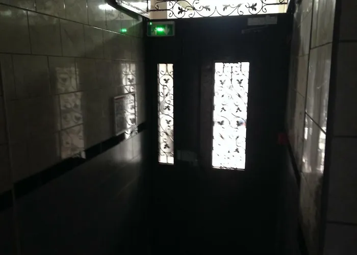 Cyrano Voltaire Hotel Paris