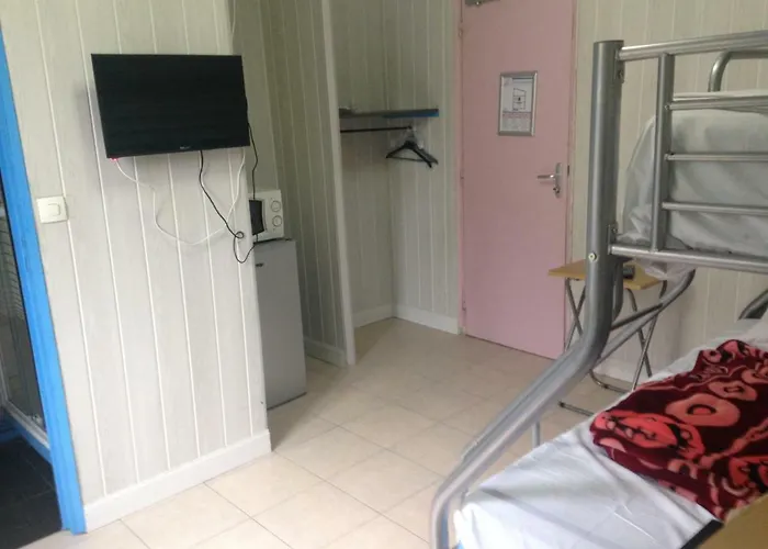 Hotel Cyrano Voltaire Paris