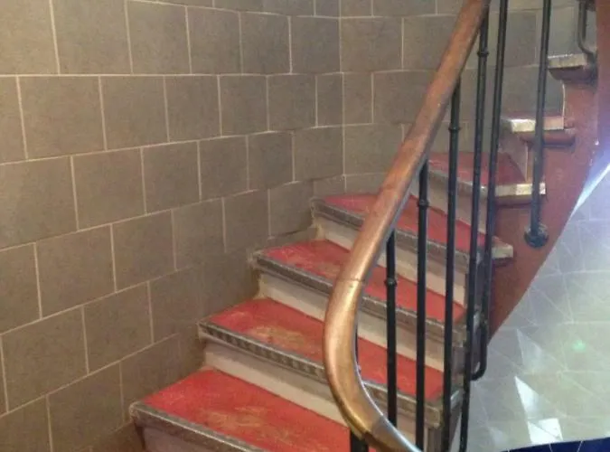 Cyrano Voltaire Hotel