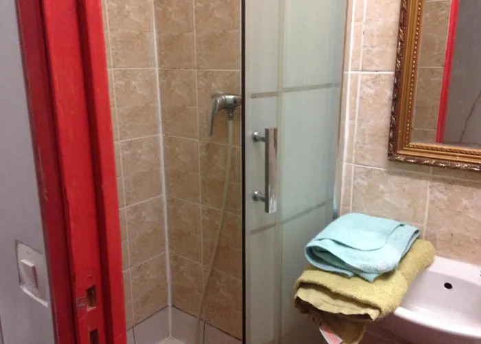 Cyrano Voltaire Hotel