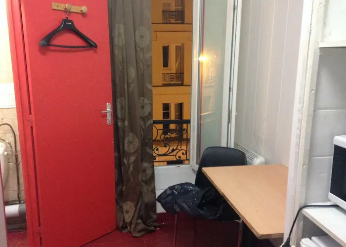 Cyrano Voltaire Paris